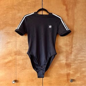 ✨NWOT✨ Adidas Superstar Short Sleeve Bodysuit
